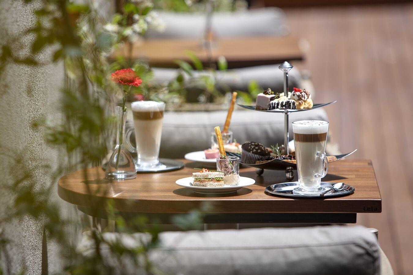 Melas Hotel Estambul Exterior foto A typical coffee table